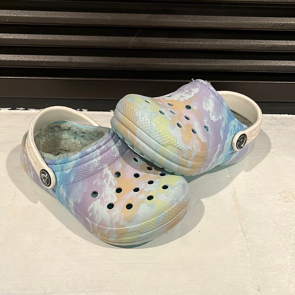 Little girl CROCS. Tie dye with glitter straps. Size 8
